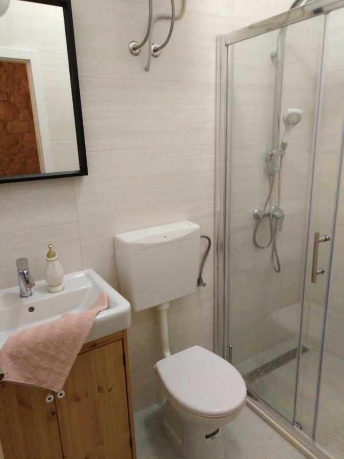Apartment Iris ドラスニセ エクステリア 写真